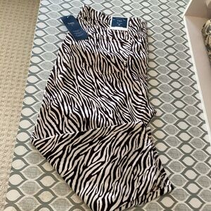 NWT Charter Club Bristol Capris with Tummy Slimming Fit. Sz 18. Brown and white